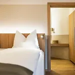 Hubertus Hotel 3*