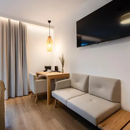 Hubertus 3*