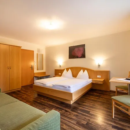 Hubertus 3*